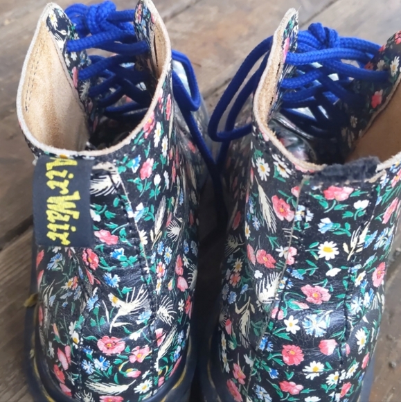 Dr. Martens - Picture 4 of 10